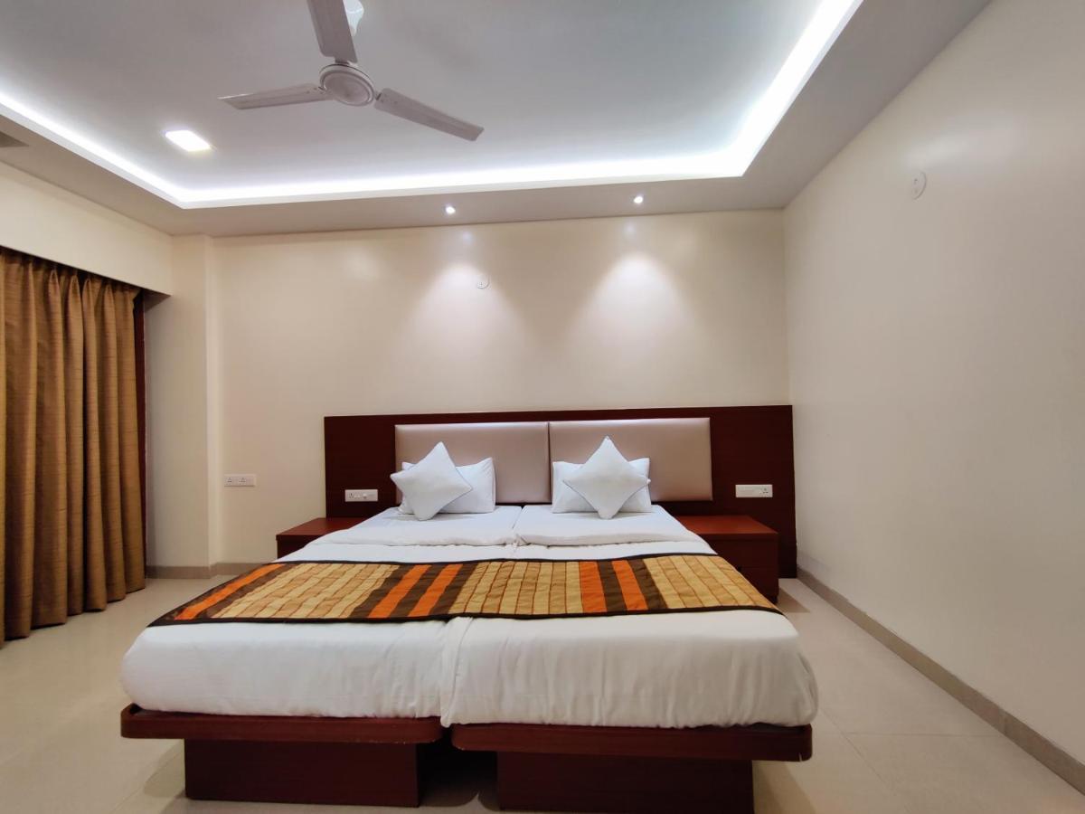 Serenity By Monarch, Baner Pune Meribel Village Exterior photo