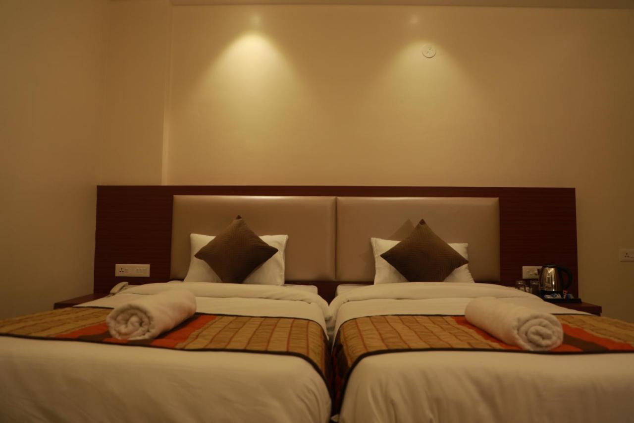 Serenity By Monarch, Baner Pune Meribel Village Exterior photo
